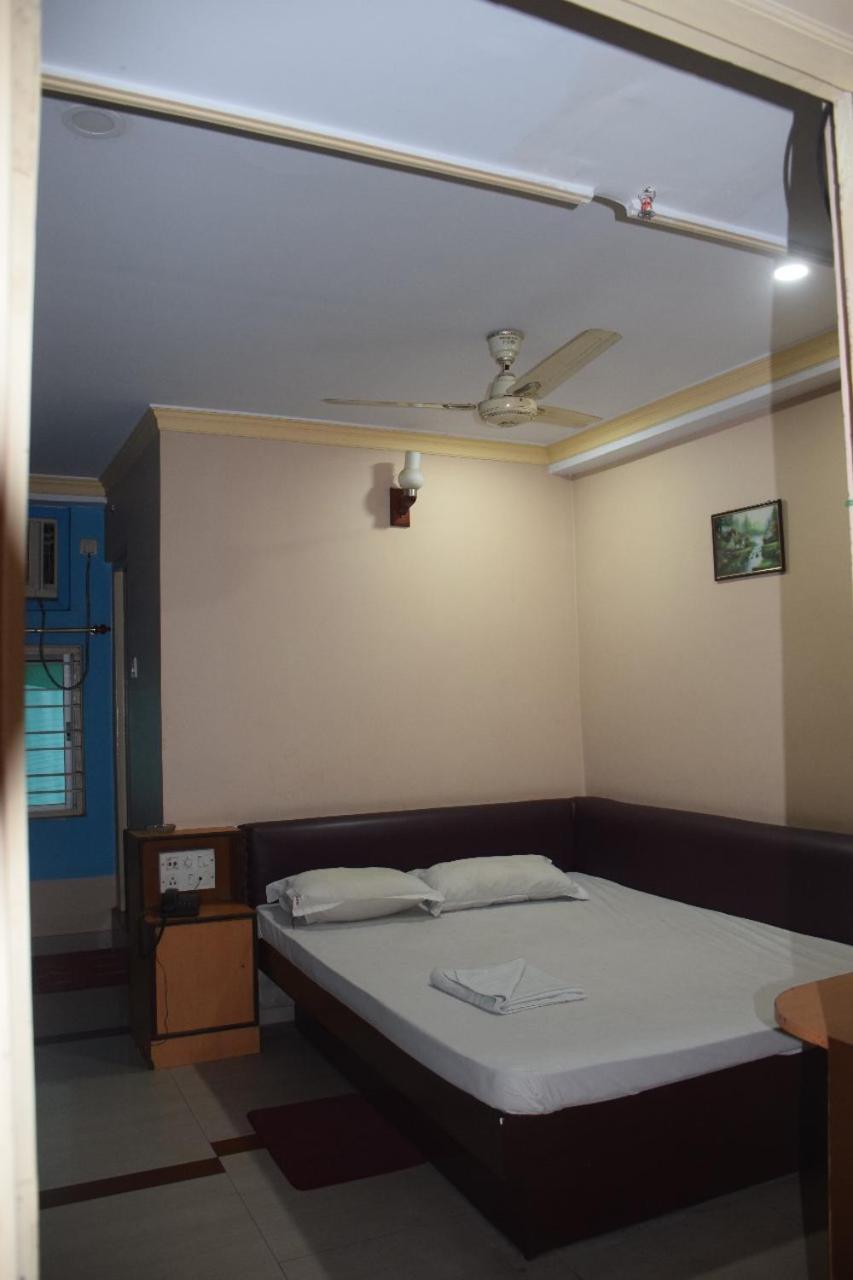 Starline Hotel Agartala Eksteriør bilde